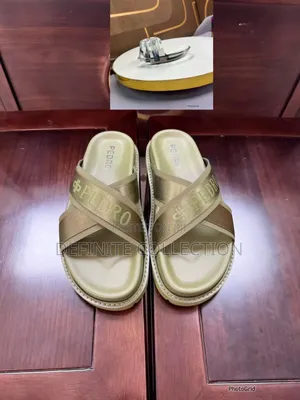 Pedro Luxury Slides