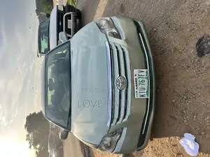 Toyota Avalon 2010