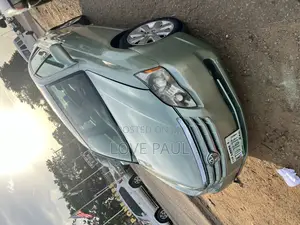 Toyota Avalon 2010