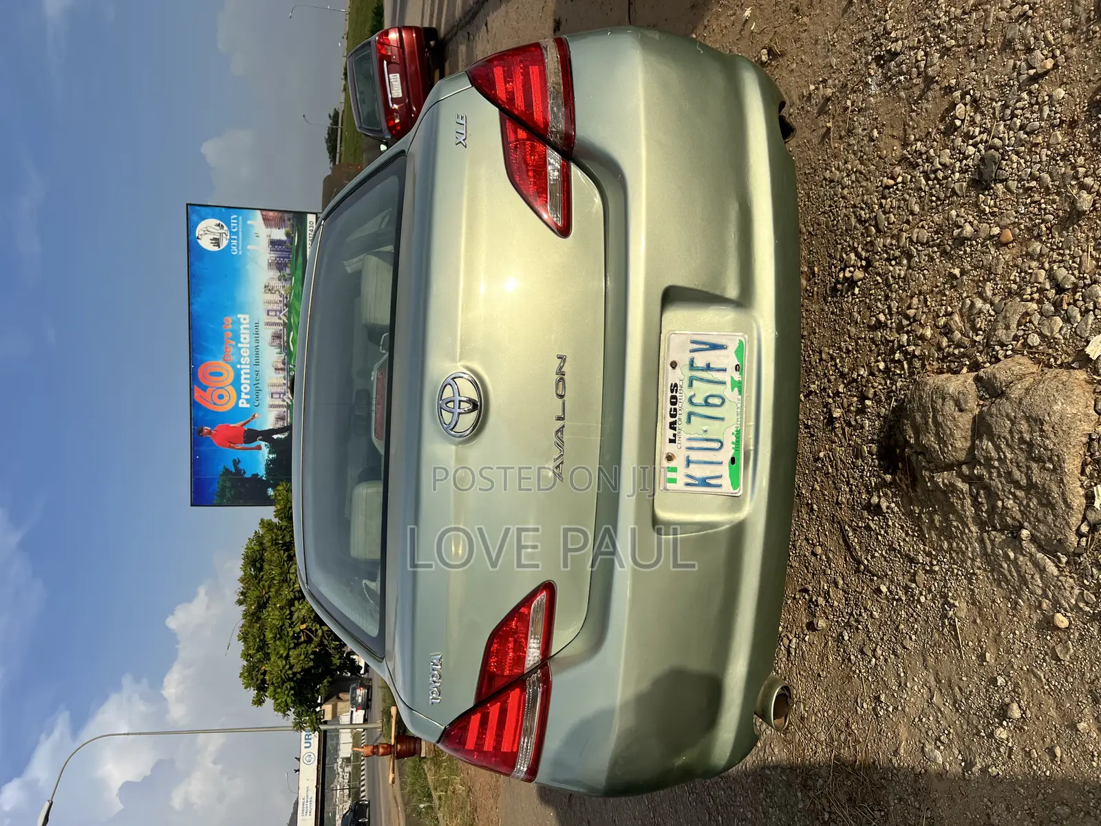 Toyota Avalon 2010