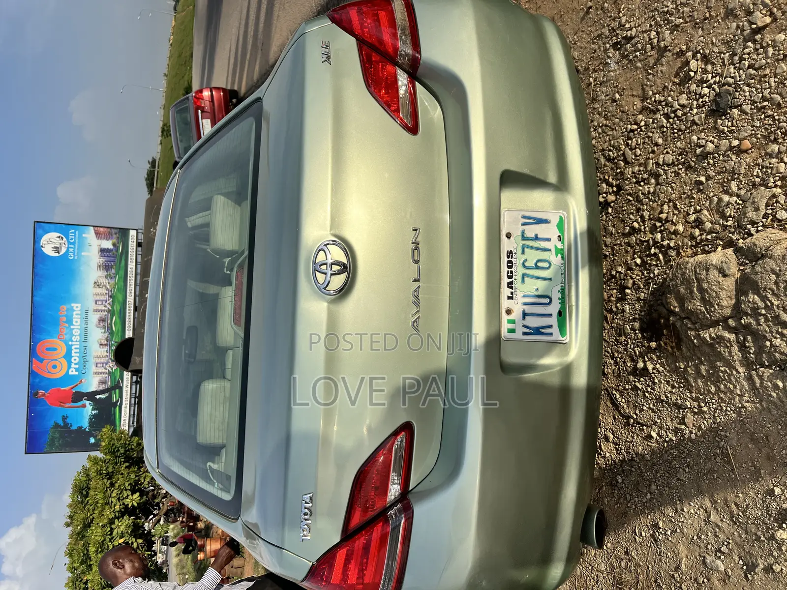 Toyota Avalon 2010