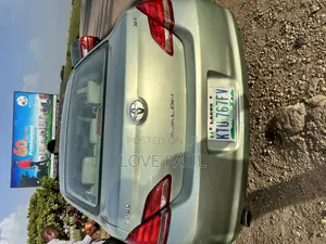 Toyota Avalon 2010