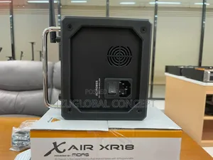 Behringer Xair Xr18 Digital Controlled Mixer