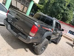 Toyota Tacoma TRD Sport 2017 Gray