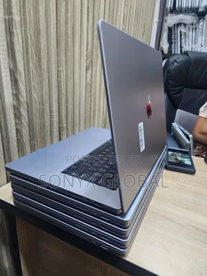 Laptop Apple MacBook Pro 32GB Apple M1 Max SSD 1T
