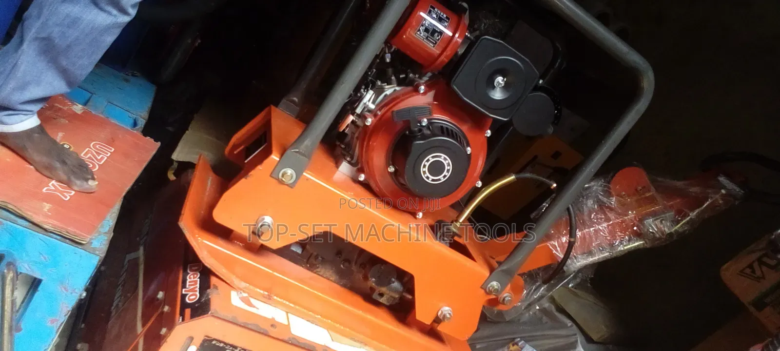 Rivesible Compactor (C160 Plate Compactor)