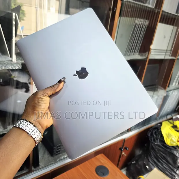 Laptop Apple MacBook Pro 2019 16GB Intel Core I9 SSD 512GB