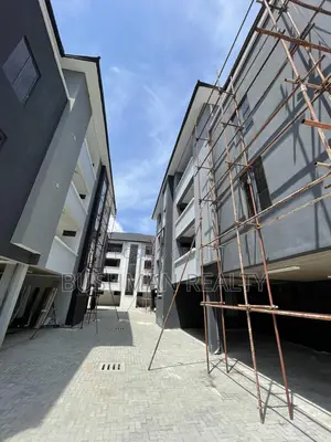 2bdrm Apartment in Lekki Phase 1 for rent
