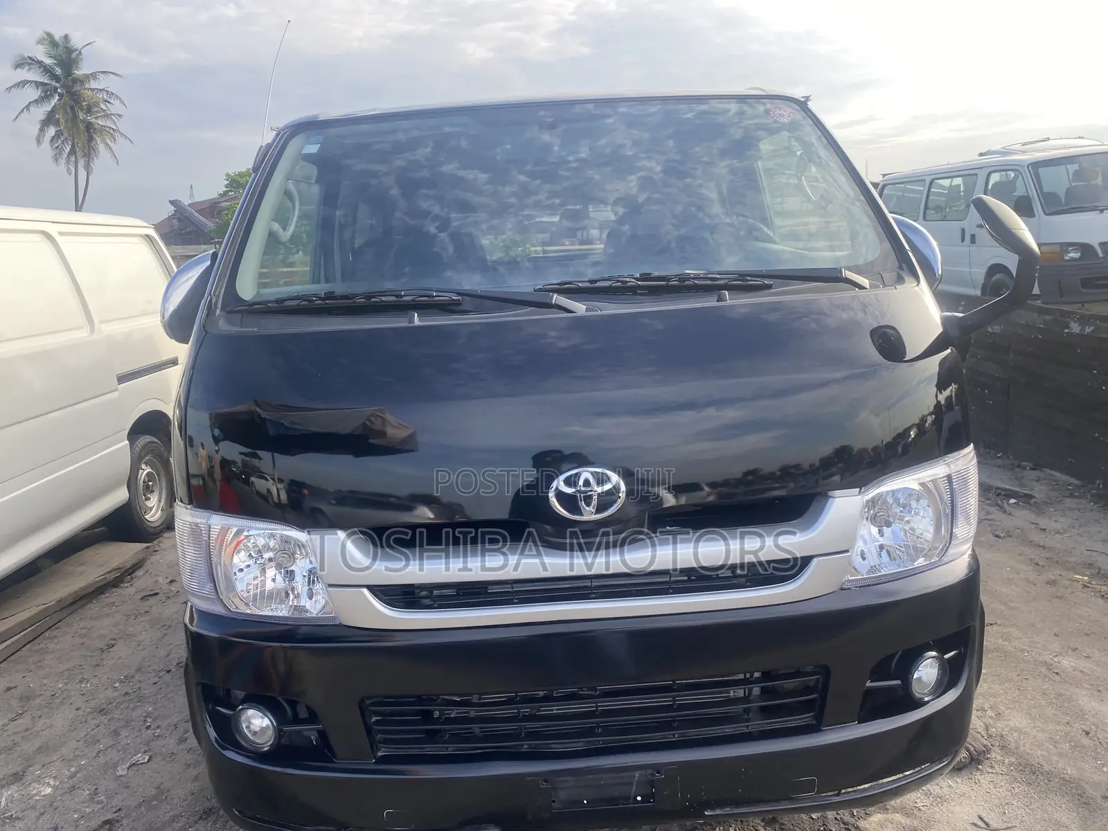 Toyota HiAce 2018 White