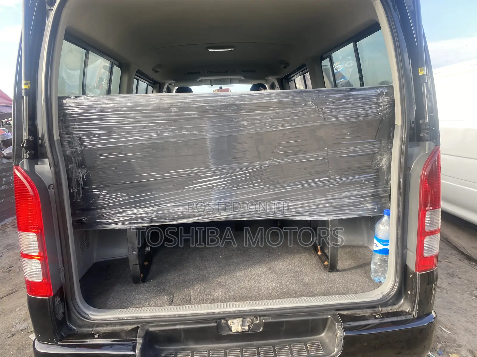 Toyota HiAce 2018 White