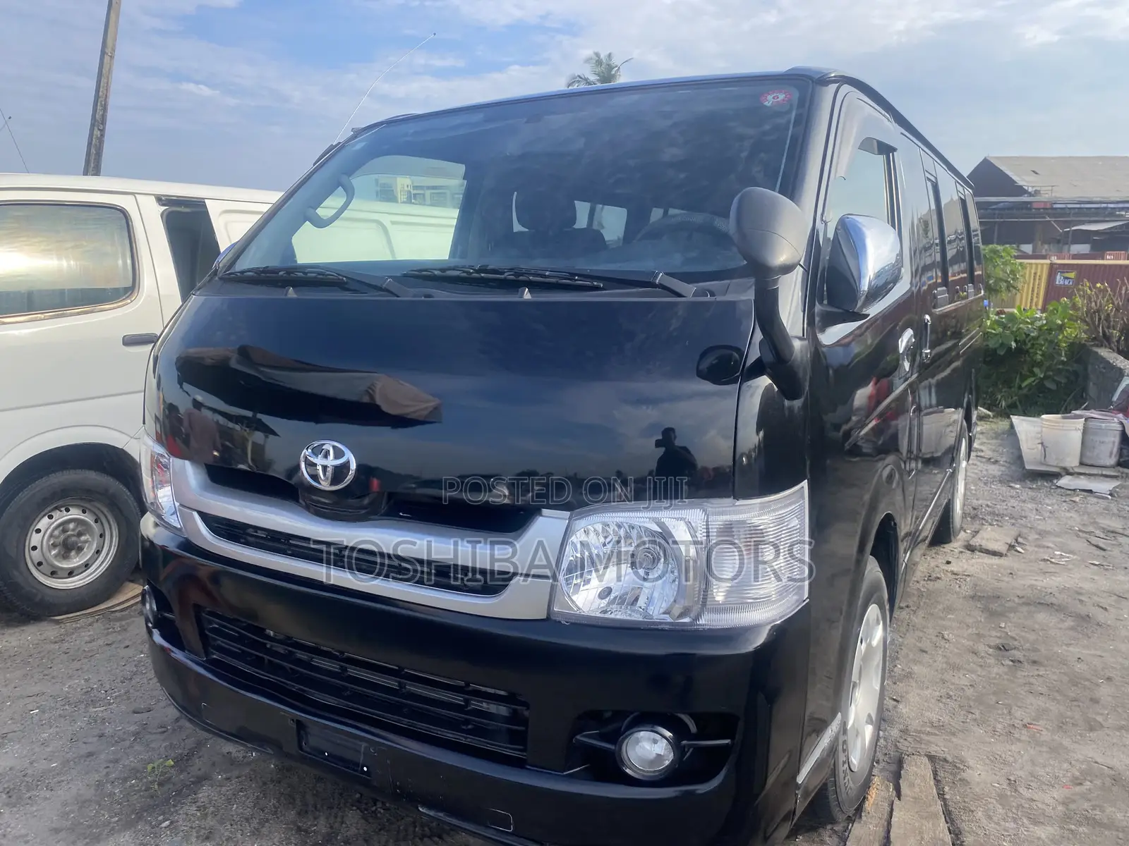 Toyota HiAce 2018 White