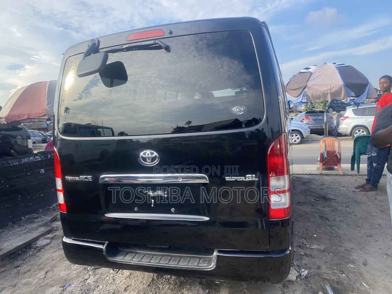 Toyota HiAce 2018 White