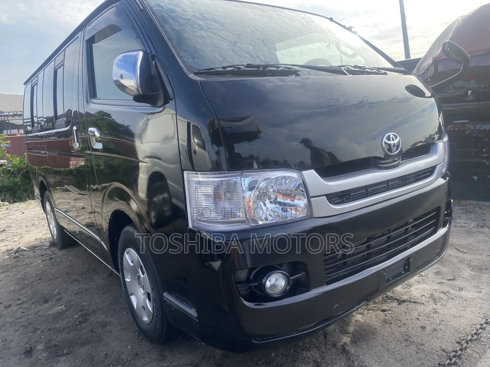 Toyota HiAce 2018 White