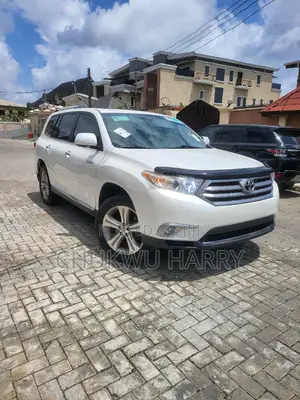 Toyota Highlander Limited 4dr SUV (3.5L 6cyl 6A) 2014 White