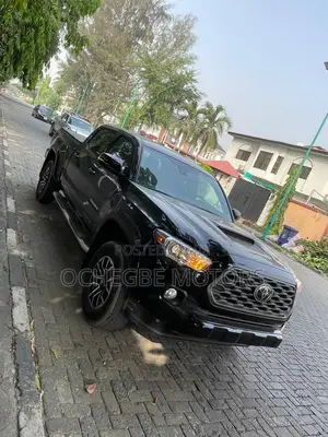 Toyota Tacoma SR5 Double Cab 6' Bed AT 2024 Black
