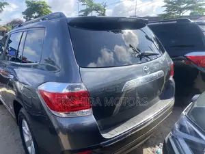 Toyota Highlander Limited 2012 Gray