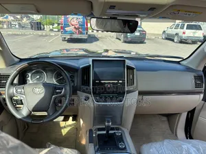 Toyota Land Cruiser 4.0 V6 GXR 2019 Black