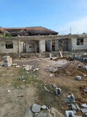 5bdrm Bungalow in Warri for sale