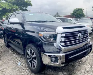 Toyota Sequoia Platinum 4dr SUV (5.7L 8cyl 6A) 2016 Black