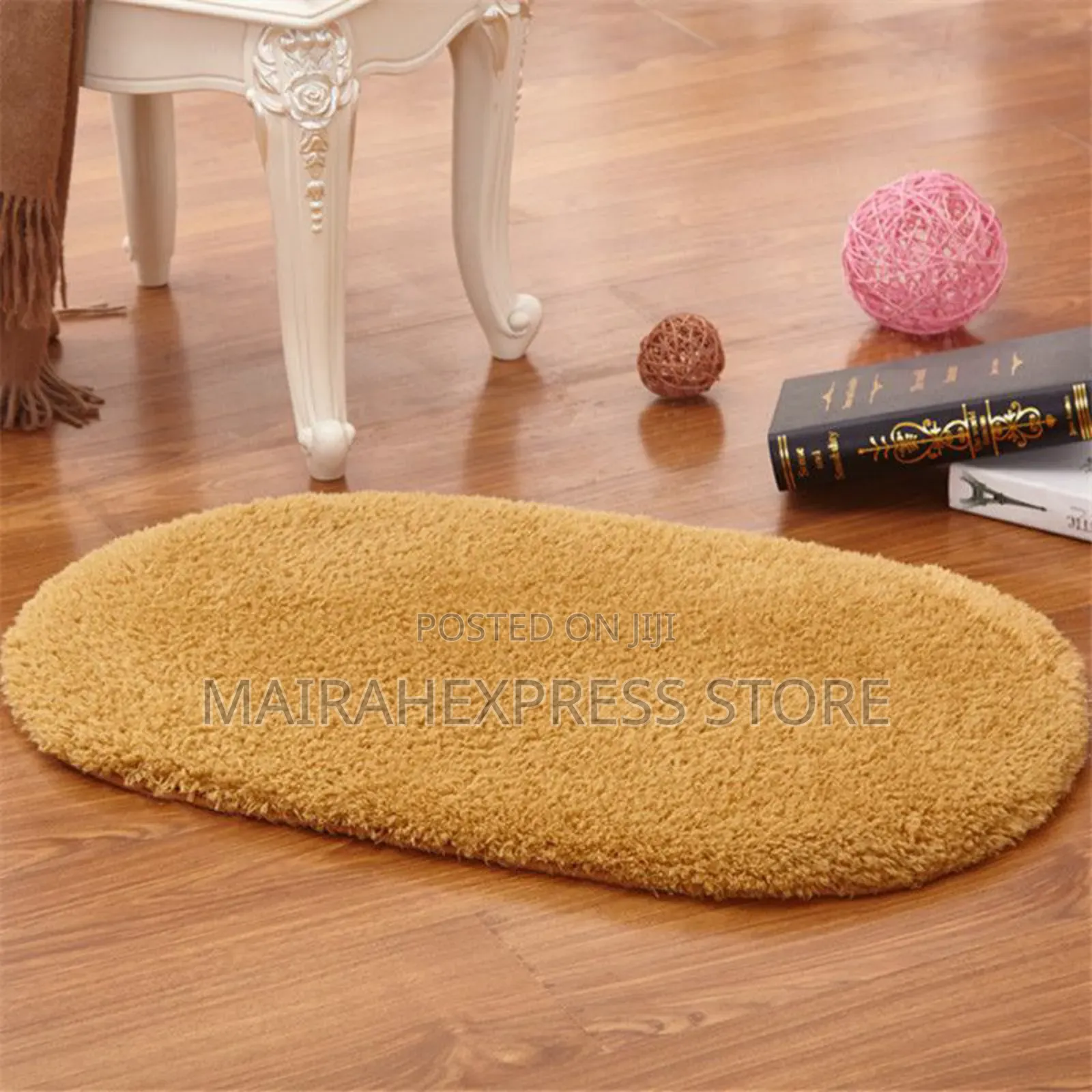 Fluffy Footmat. (1lv22n1)