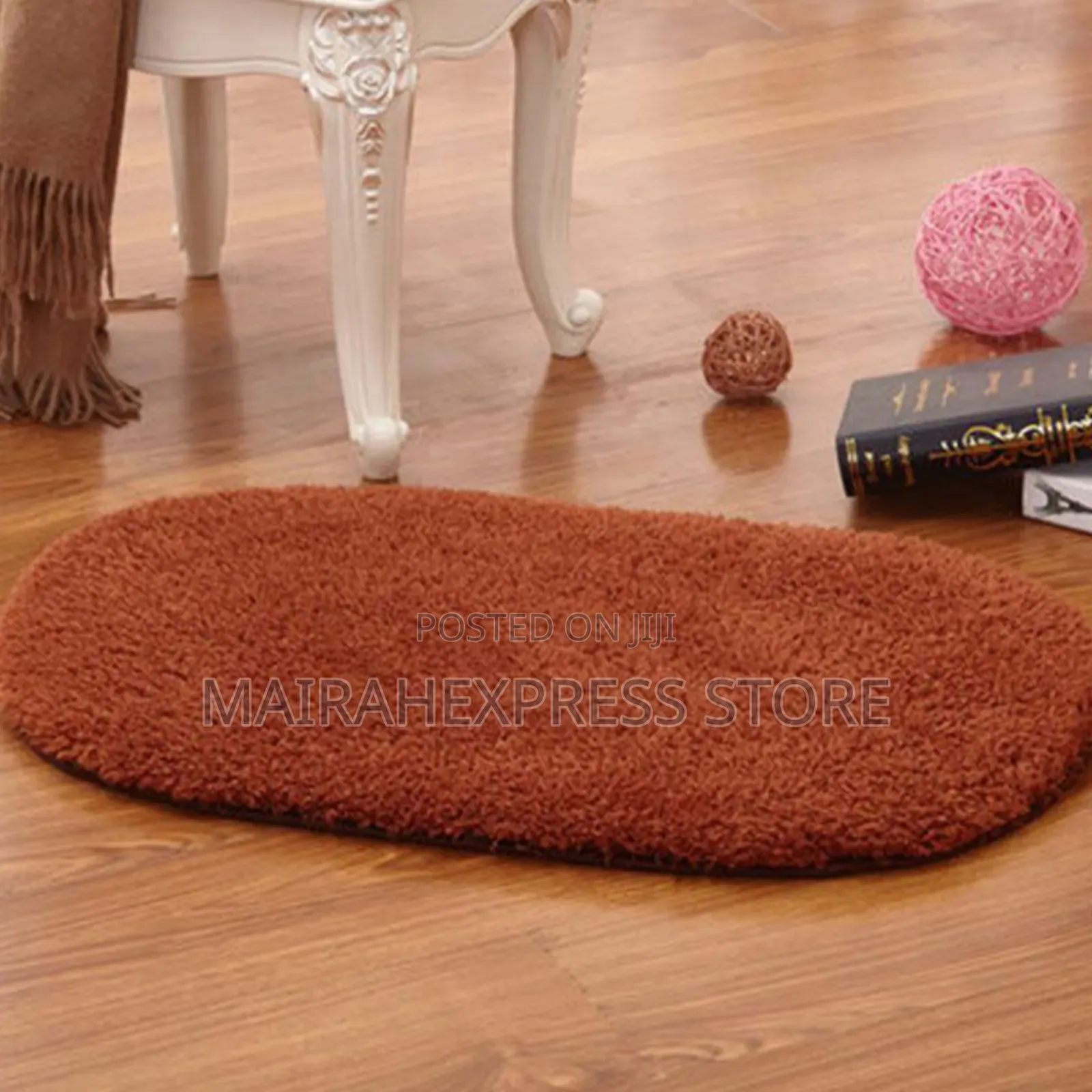 Fluffy Footmat. (1lv22n1)