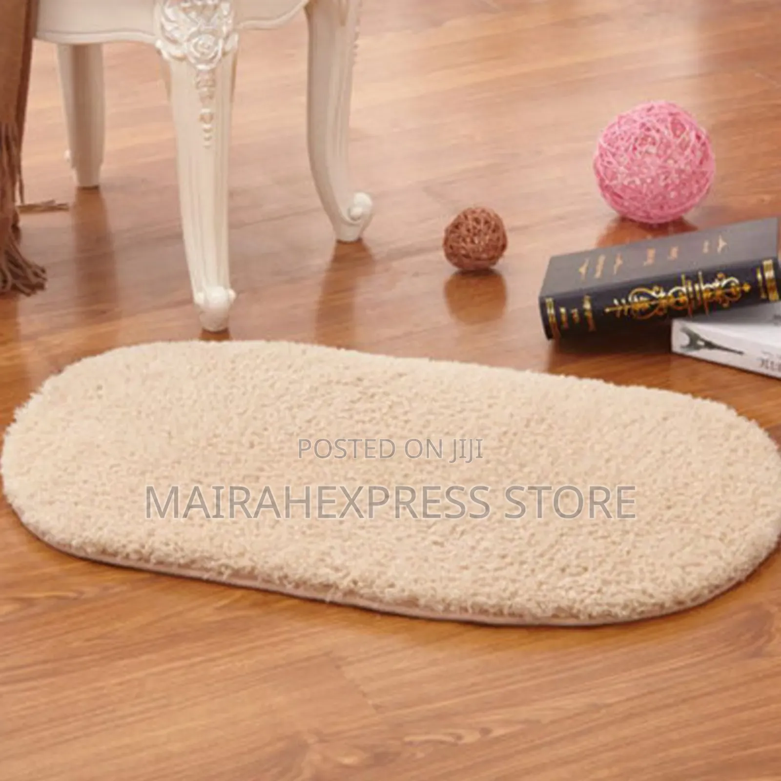 Fluffy Footmat. (1lv22n1)