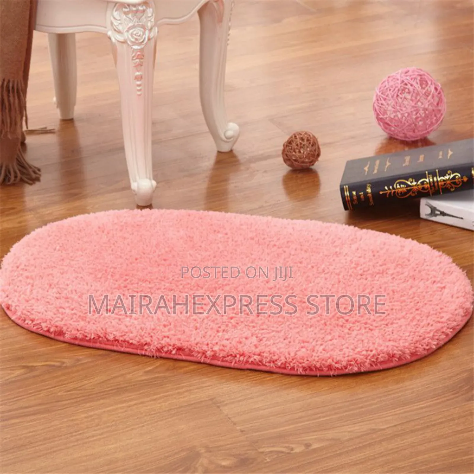 Fluffy Footmat. (1lv22n1)