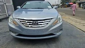 Hyundai Sonata SE Sedan FWD (2.4L 4cyl 6A) 2013 Blue