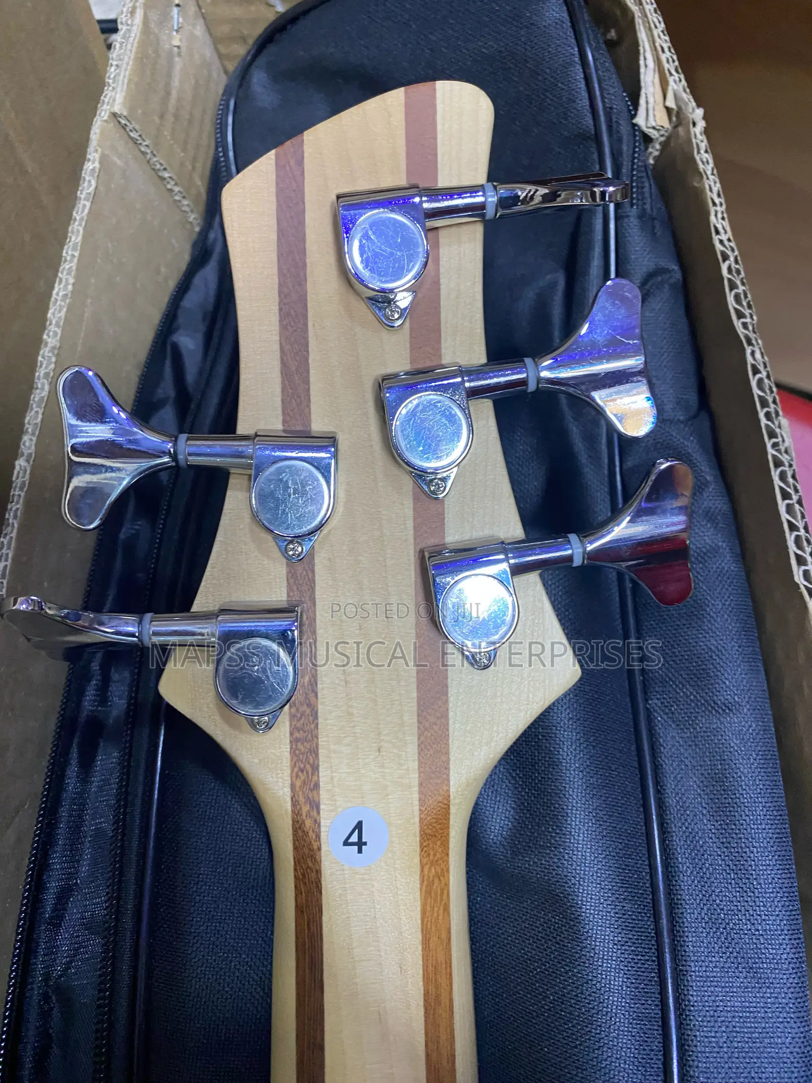 Luxars S-B60 5-String Active Electric Bass Guitar