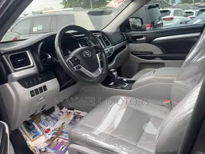 Toyota Highlander XLE V6 4x4 (3.5L 6cyl 6A) 2016 Gray
