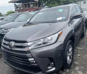 Toyota Highlander XLE V6 4x4 (3.5L 6cyl 6A) 2016 Gray