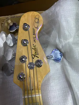 Squire Fender Active Jazz Bass