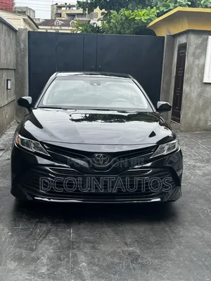 Toyota Camry LE FWD (2.5L 4cyl 8AM) 2018 Black