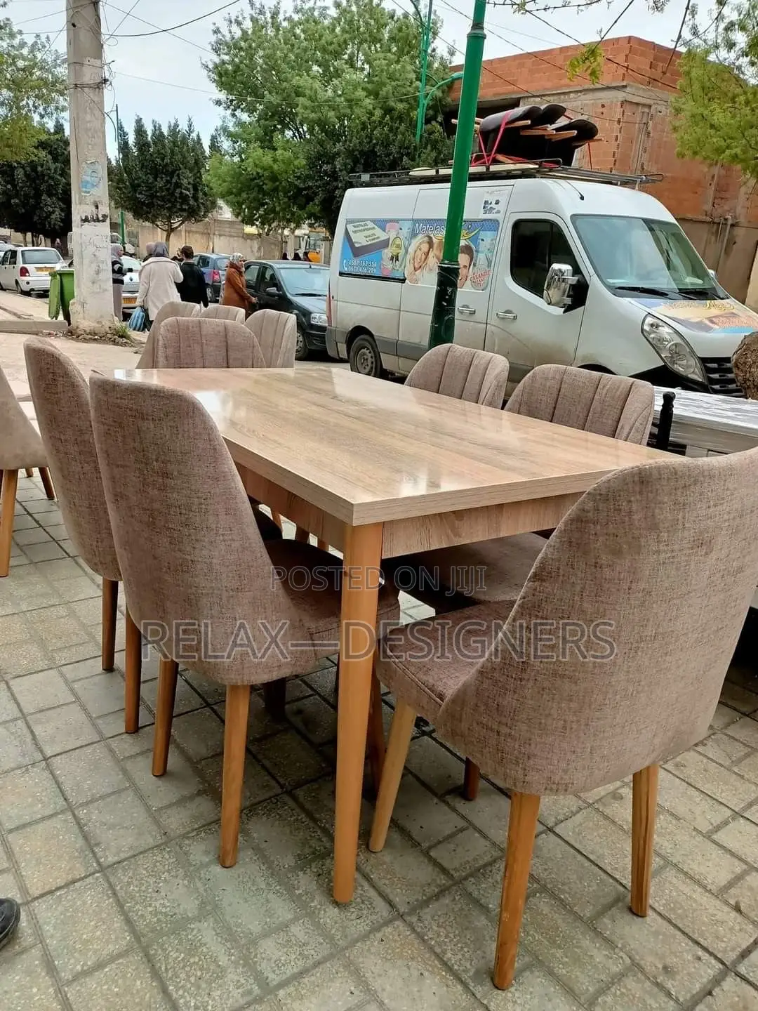 Brown Dinning With 6 Chairs 