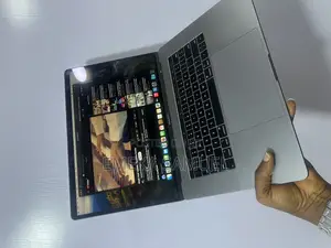 Laptop Apple MacBook Pro 2019 16GB Intel Core i7 SSD 256GB
