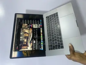 Laptop Apple MacBook Pro 2019 16GB Intel Core i7 SSD 256GB