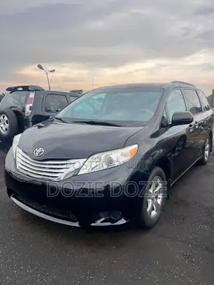 Toyota Sienna 2015 Black