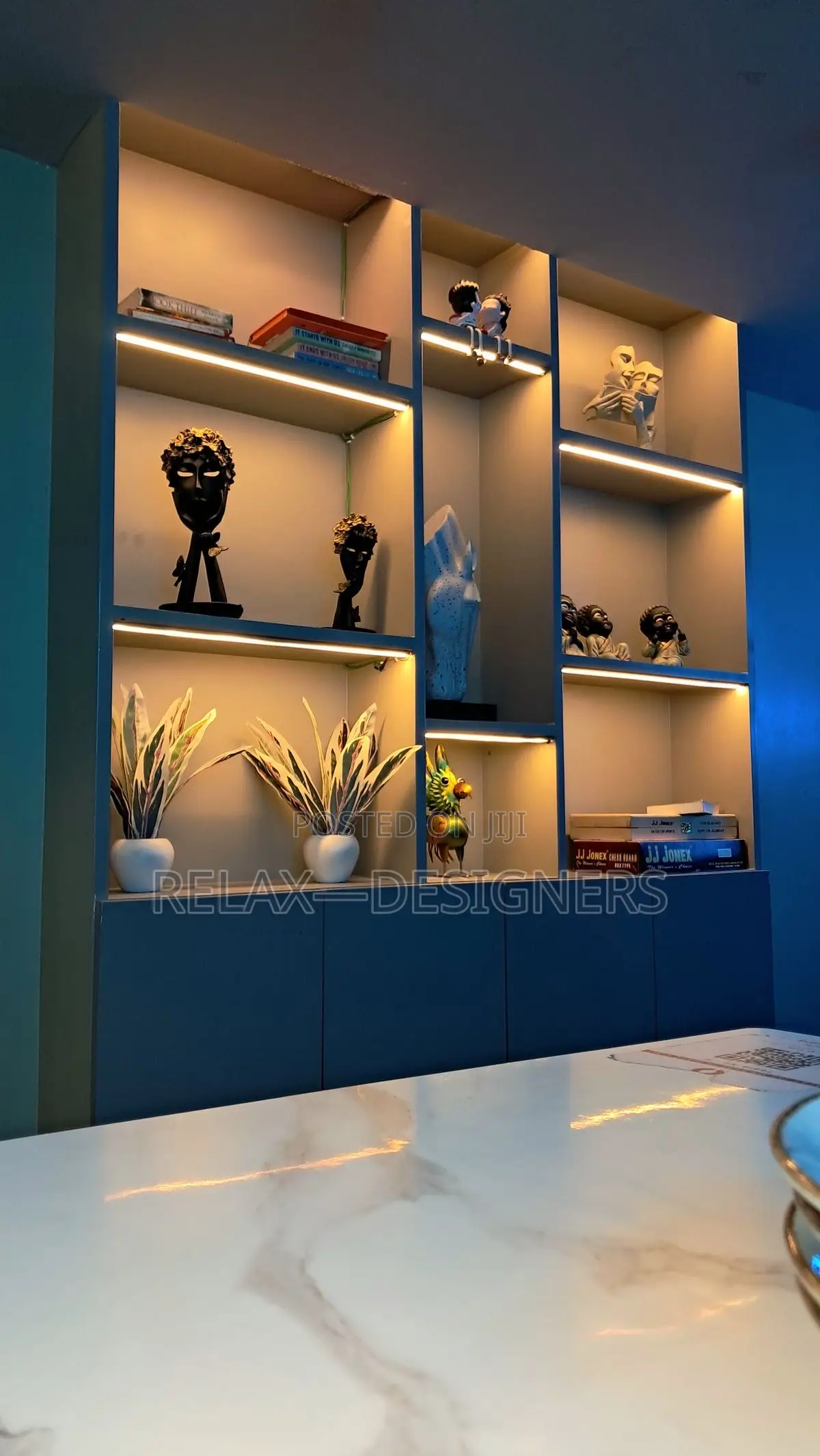 Dinning/ Award Shelf With Light