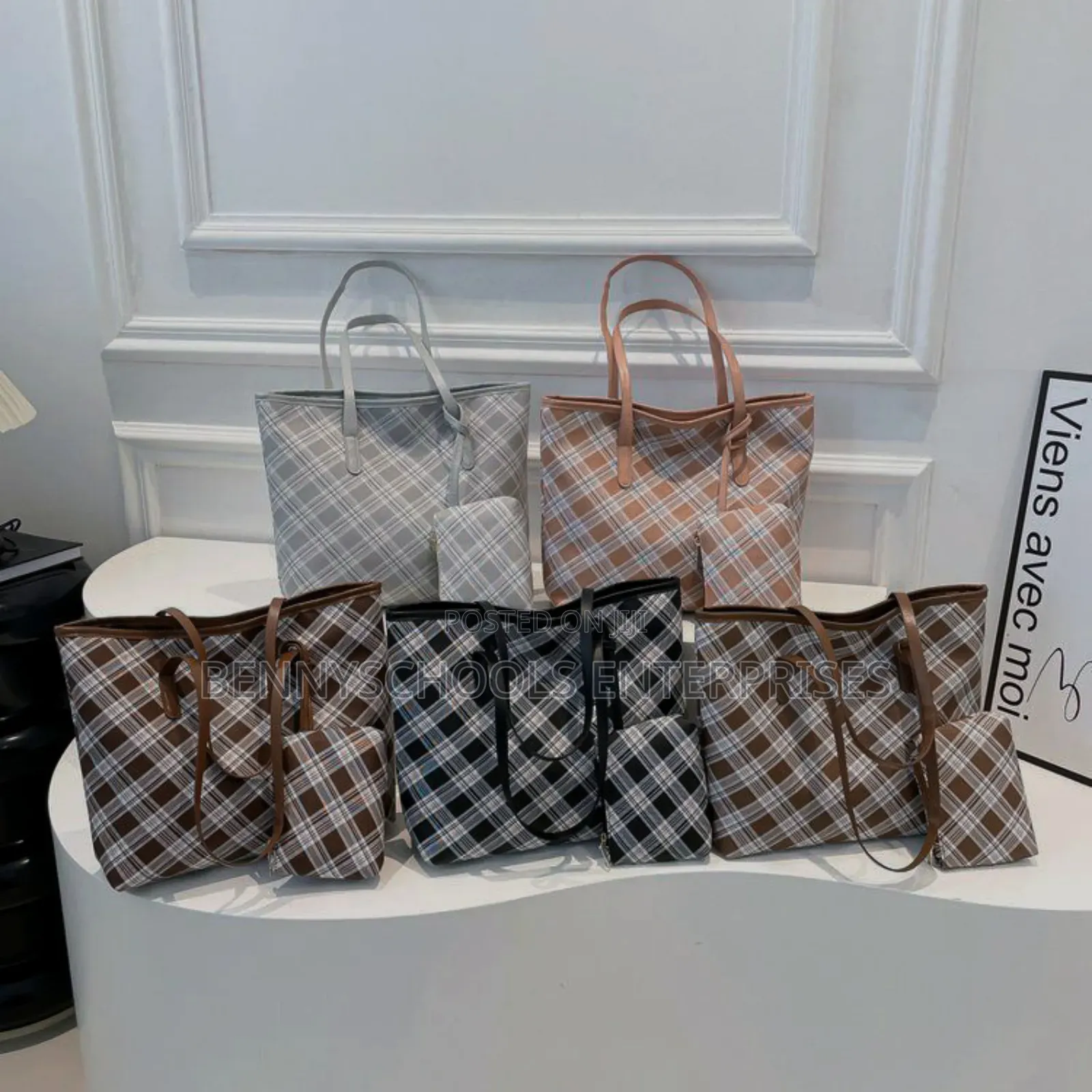 Check Multi Coloured Ladies Leather Handbag and Tote Bag