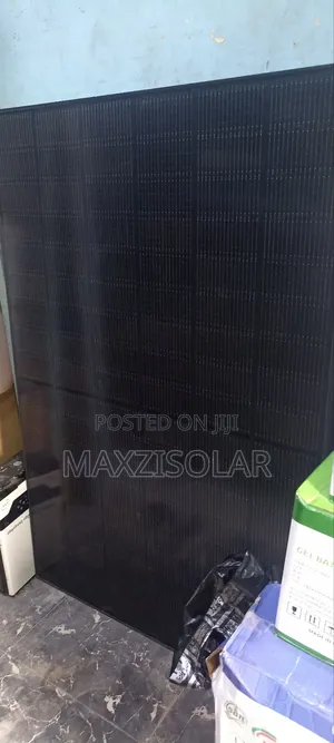 All Black Jinko Panels