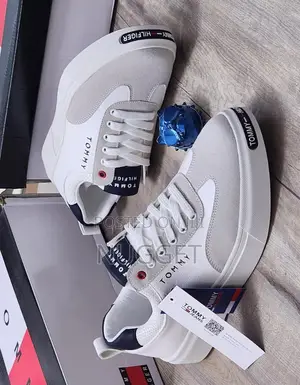 Tommy Hilfiger Sneaks White,(Luxury Grade) Boxed