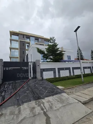 3bdrm Apartment in Lekki Phase 1 for sale