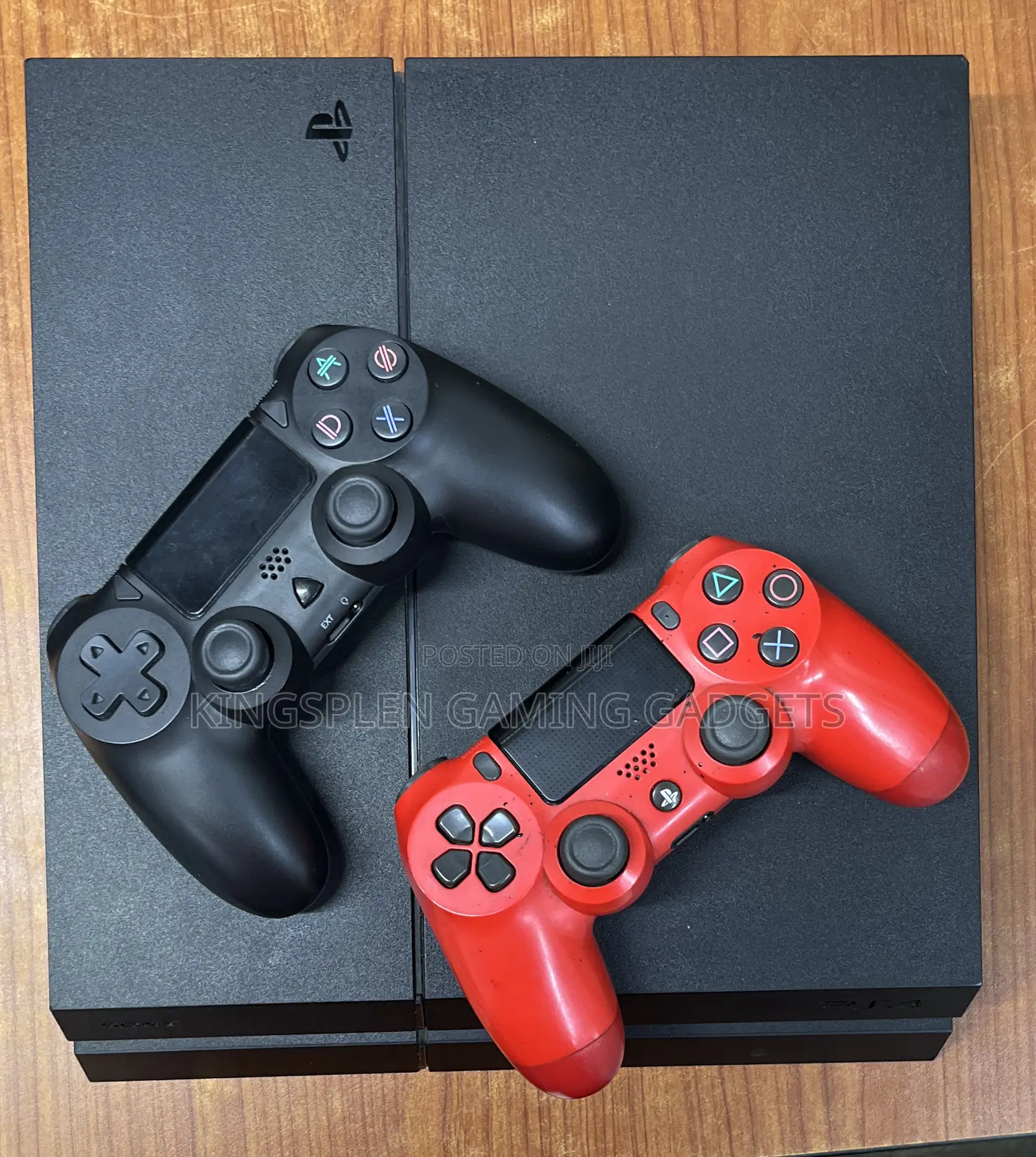 Ps4 With 2 Pad and 10 Games Inside
