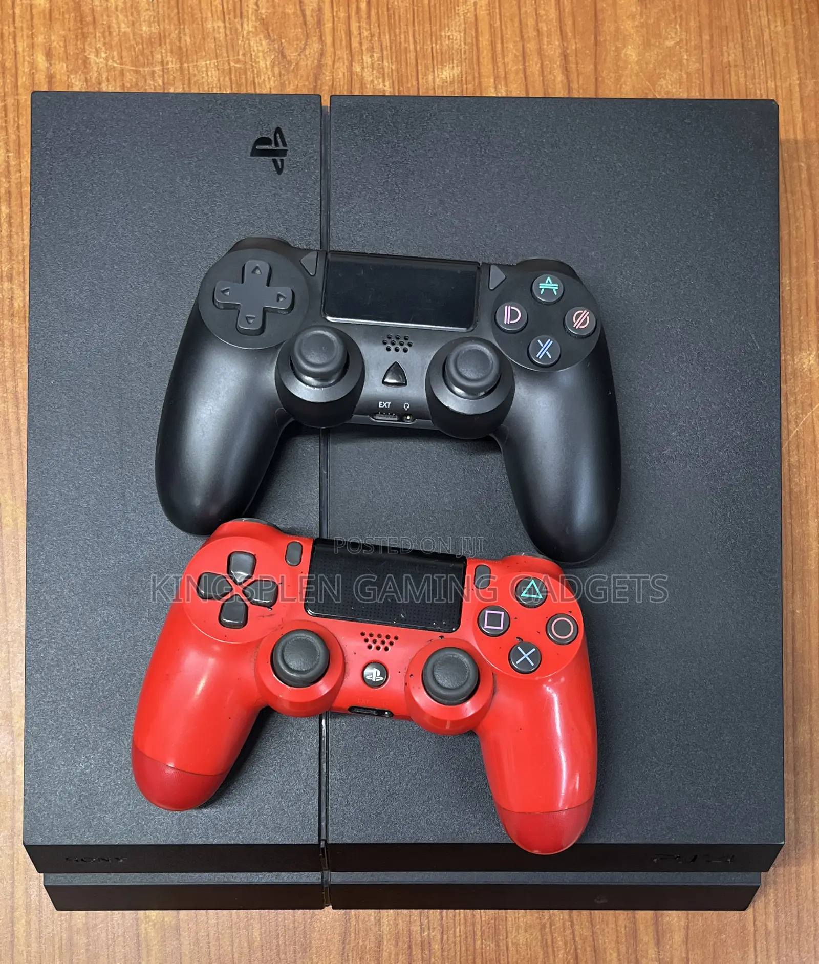 Ps4 With 2 Pad and 10 Games Inside