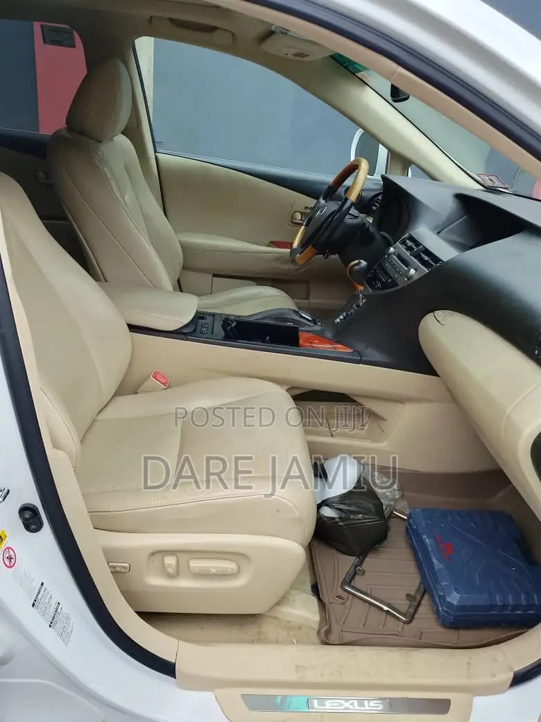 Lexus RX 350 FWD 2012 White
