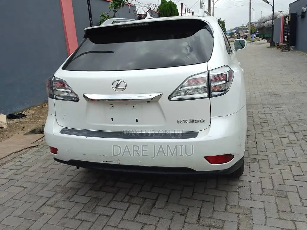 Lexus RX 350 FWD 2012 White