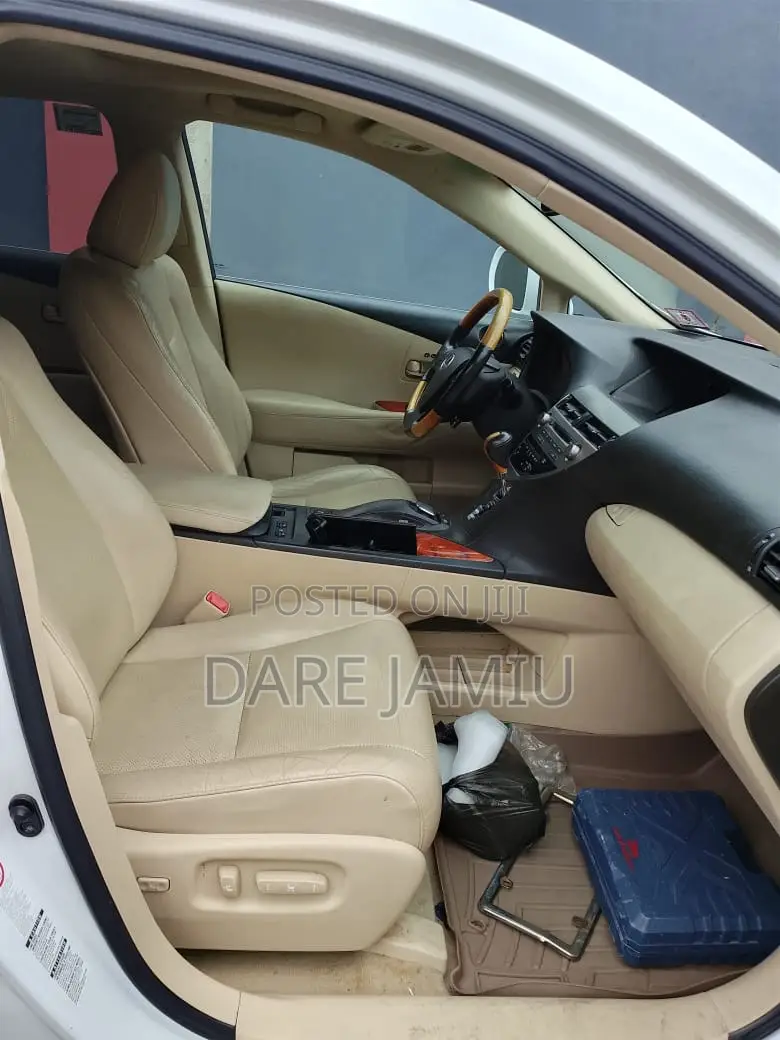 Lexus RX 350 FWD 2012 White