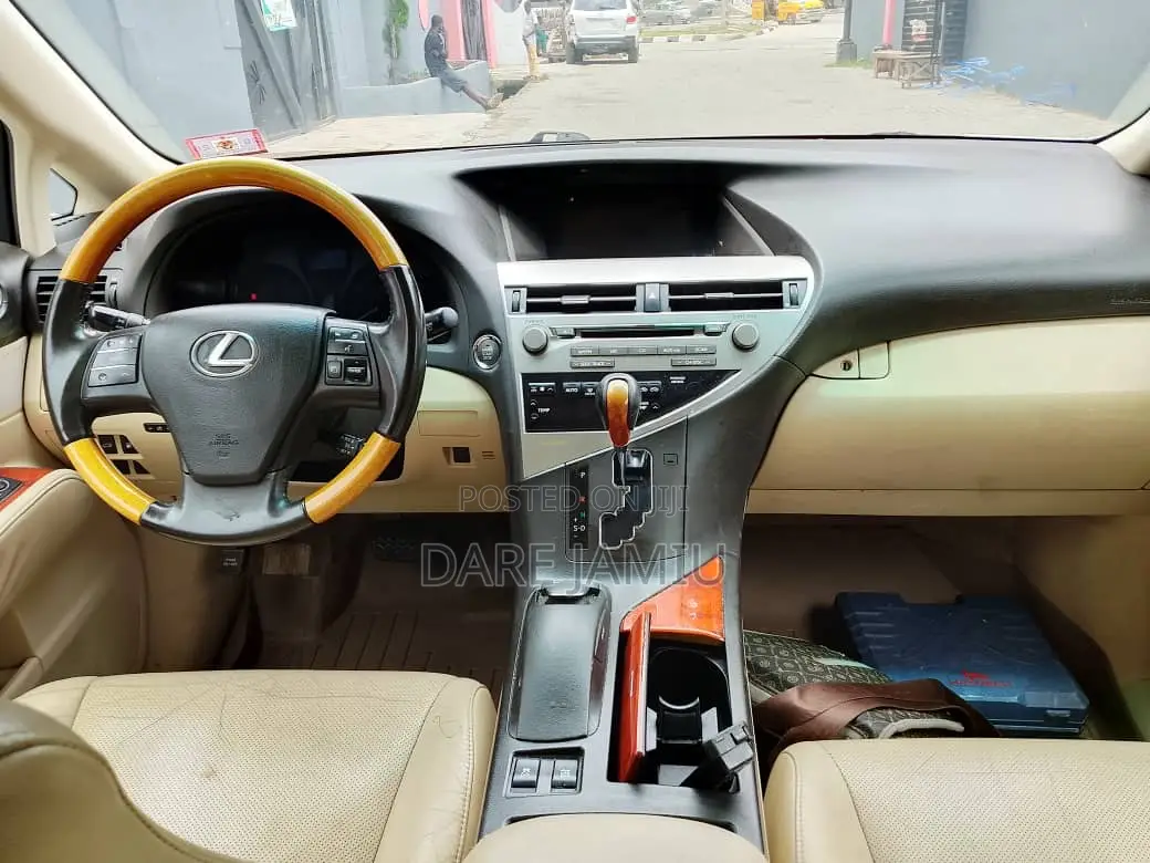 Lexus RX 350 FWD 2012 White
