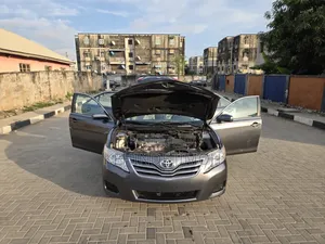 Toyota Camry LE 4dr Sedan (2.5L 4cyl 6A) 2011 Gray