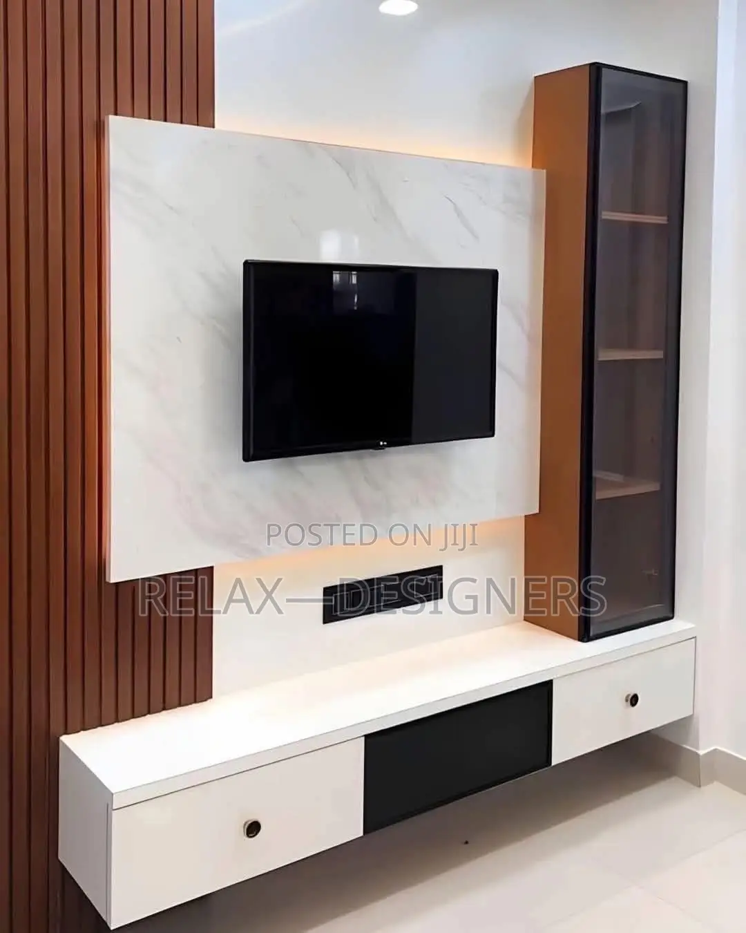 Tv Conslole With Glass